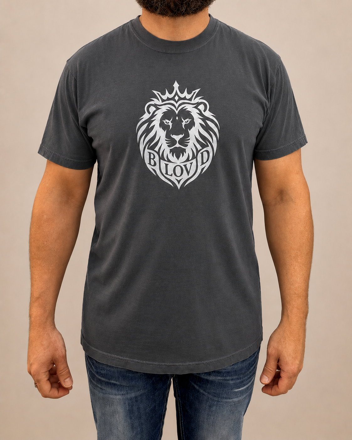 THE BLOVD Lion Classic Pepper Comfort Colors T-shirt with white Lion artwork, approved male warm-neutral studio front view